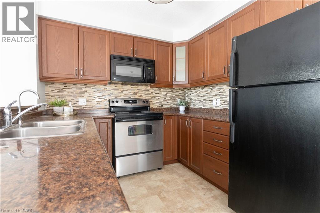 Photo 15 of 1319 Countrystone Drive, Kitchener ON