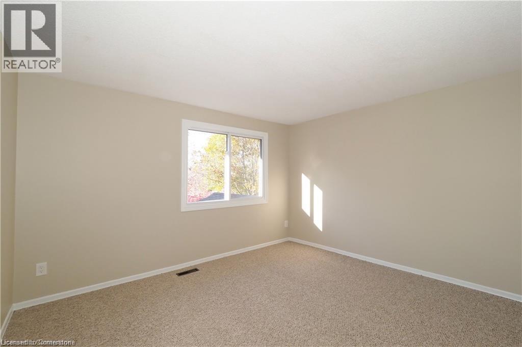 Photo 8 of 395 Kingscourt Drive Unit 2, Waterloo ON