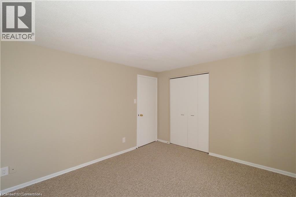 Photo 1 of 395 Kingscourt Drive Unit 2, Waterloo ON