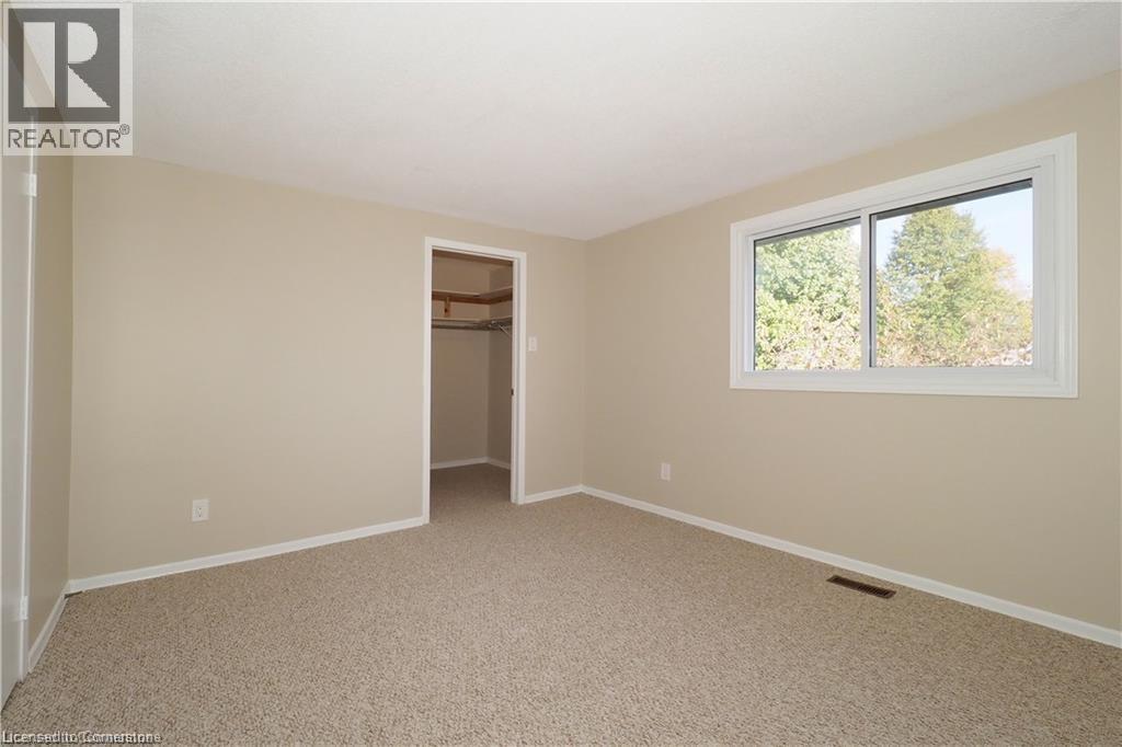 Photo 6 of 395 Kingscourt Drive Unit 2, Waterloo ON