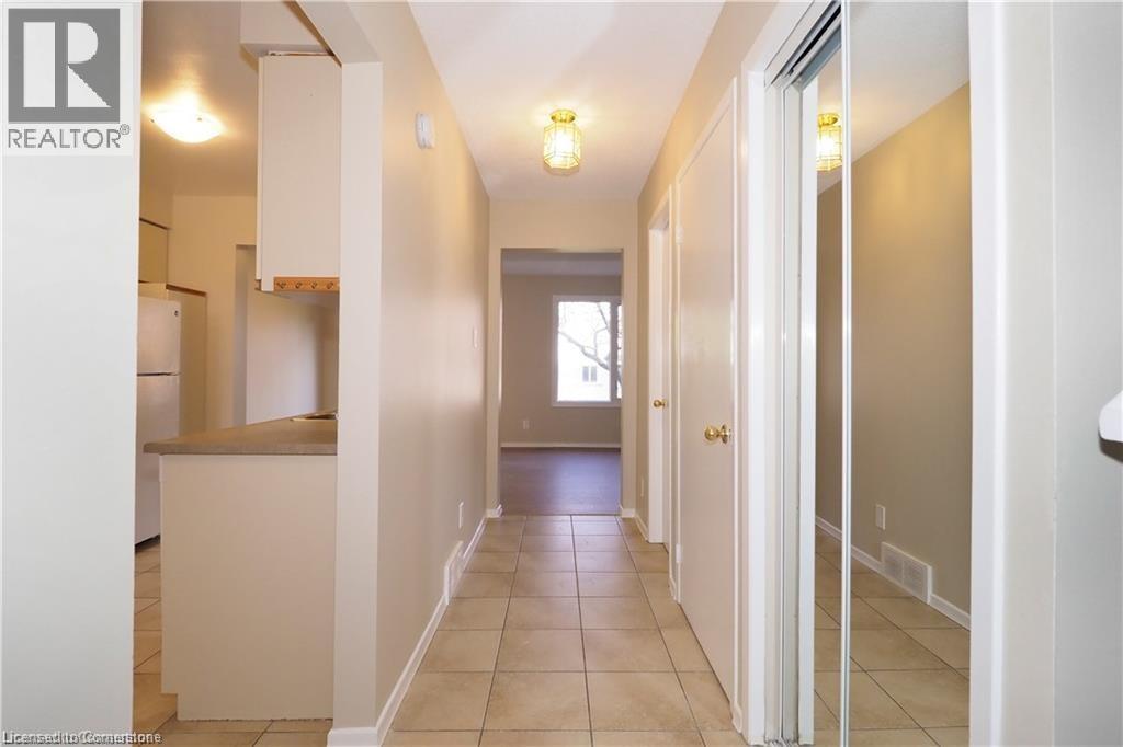 Photo 5 of 395 Kingscourt Drive Unit 2, Waterloo ON