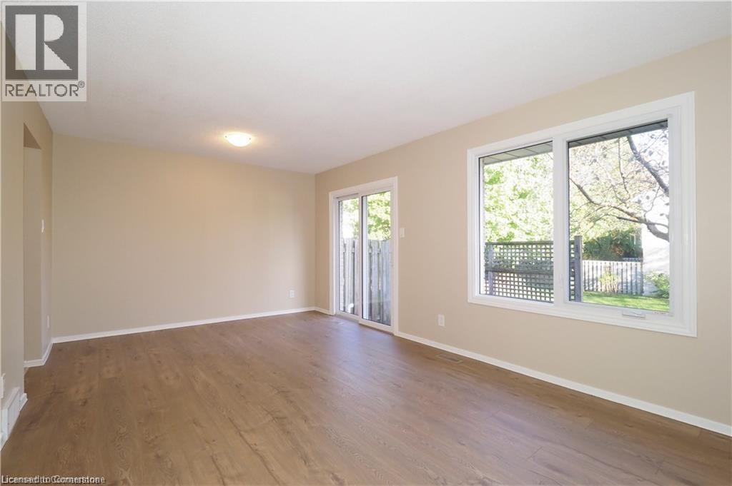 Photo 4 of 395 Kingscourt Drive Unit 2, Waterloo ON