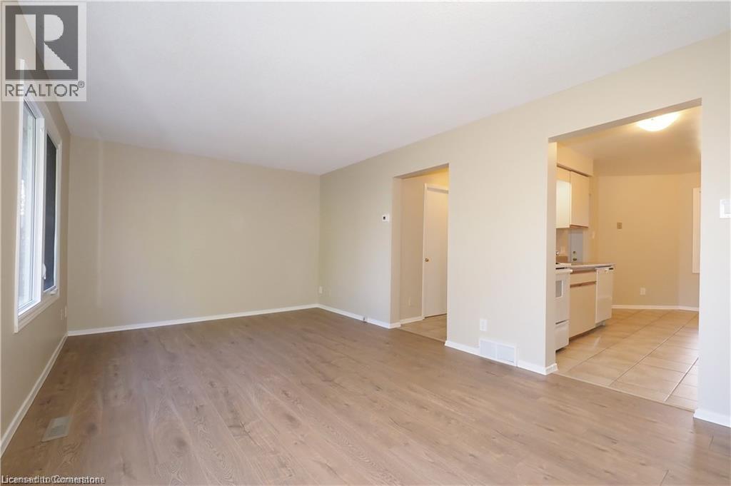 Photo 12 of 395 Kingscourt Drive Unit 2, Waterloo ON