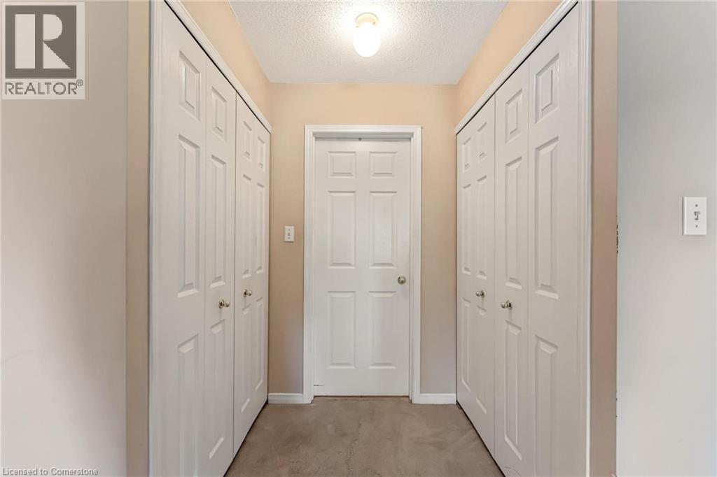 Photo 11 of 25 Kitty Murray Lane Unit 17, Ancaster ON