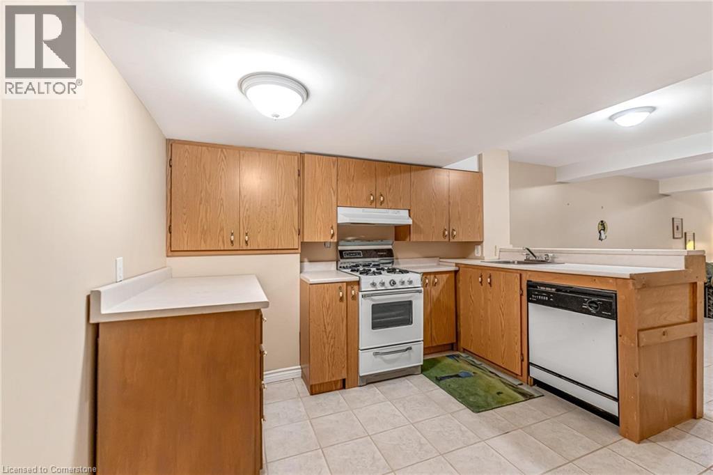 Photo 17 of 25 Kitty Murray Lane Unit 17, Ancaster ON
