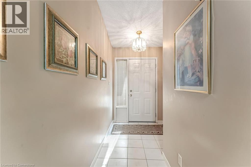 Photo 3 of 25 Kitty Murray Lane Unit 17, Ancaster ON