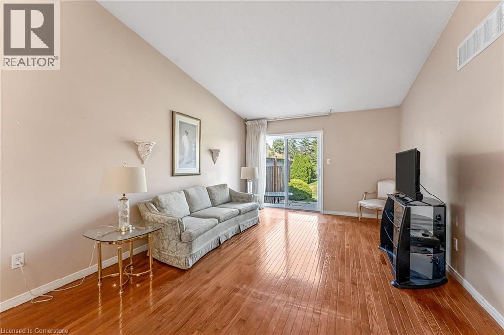 Photo 4 of 25 Kitty Murray Lane Unit 17, Ancaster ON