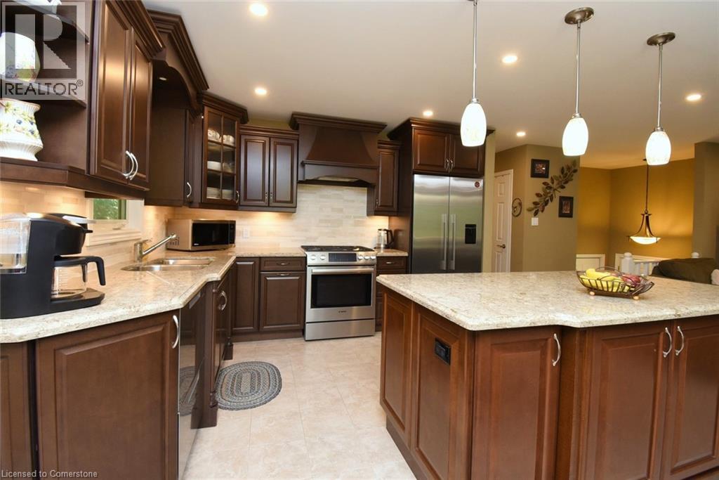 Photo 29 of 5 7th Street, Grimsby ON