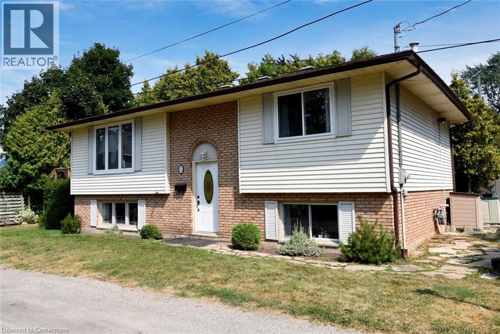 Photo 46 of 5 7th Street, Grimsby ON
