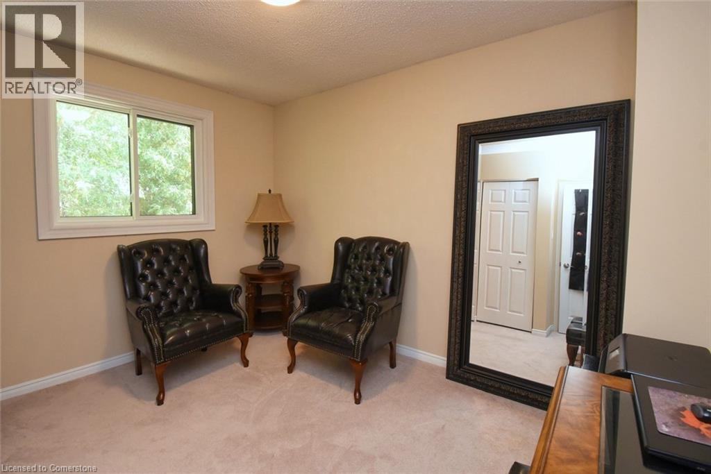 Photo 30 of 5 7th Street, Grimsby ON
