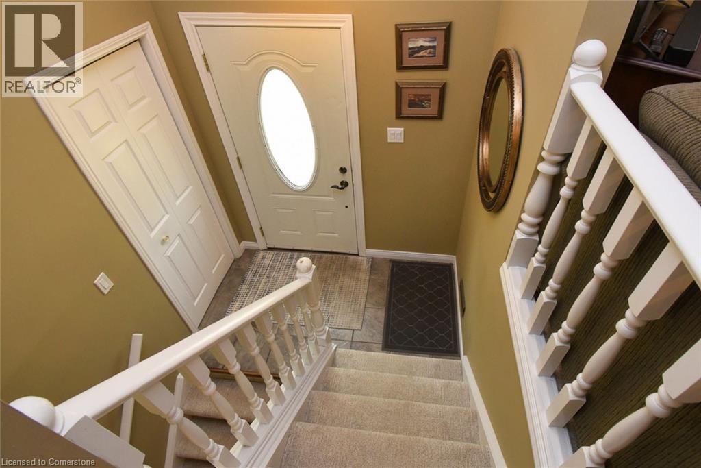 Photo 12 of 5 7th Street, Grimsby ON