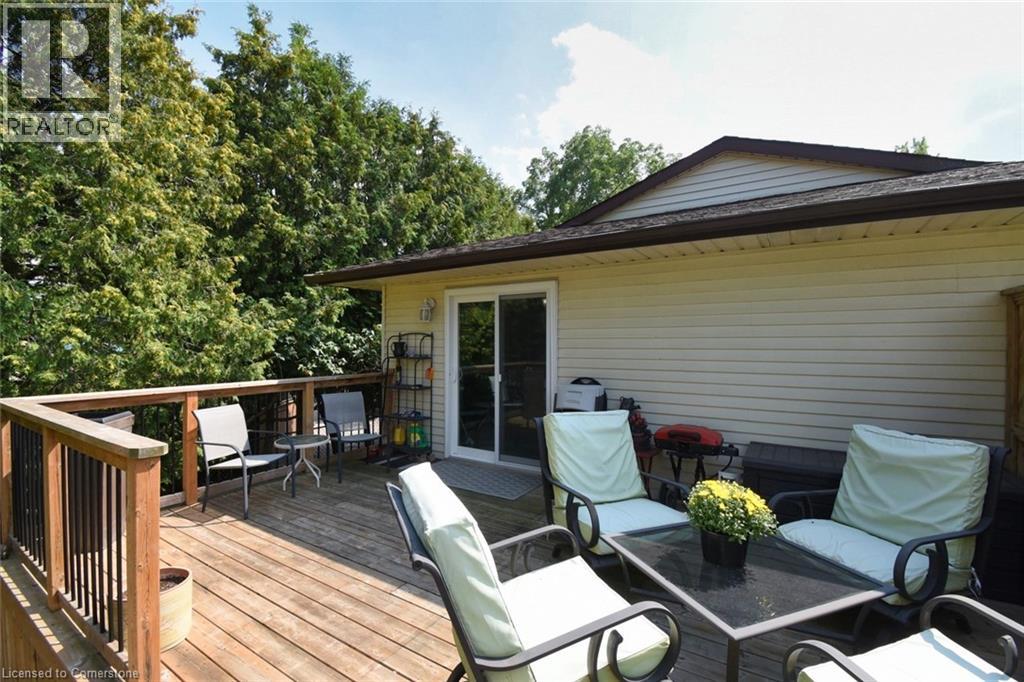 Photo 36 of 5 7th Street, Grimsby ON
