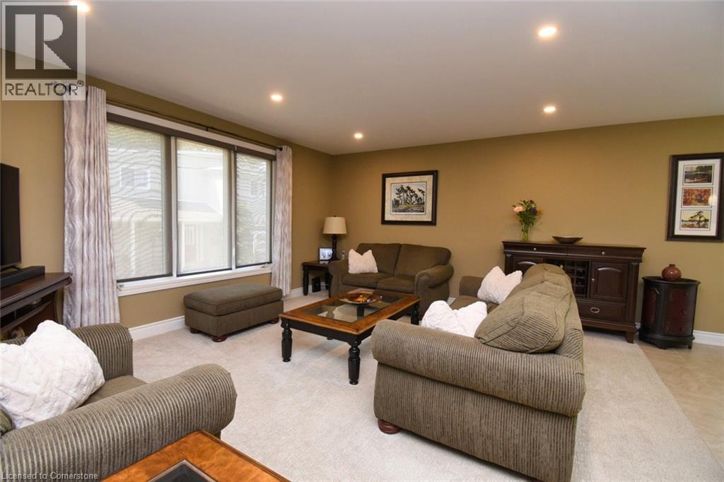 Photo 11 of 5 7th Street, Grimsby ON