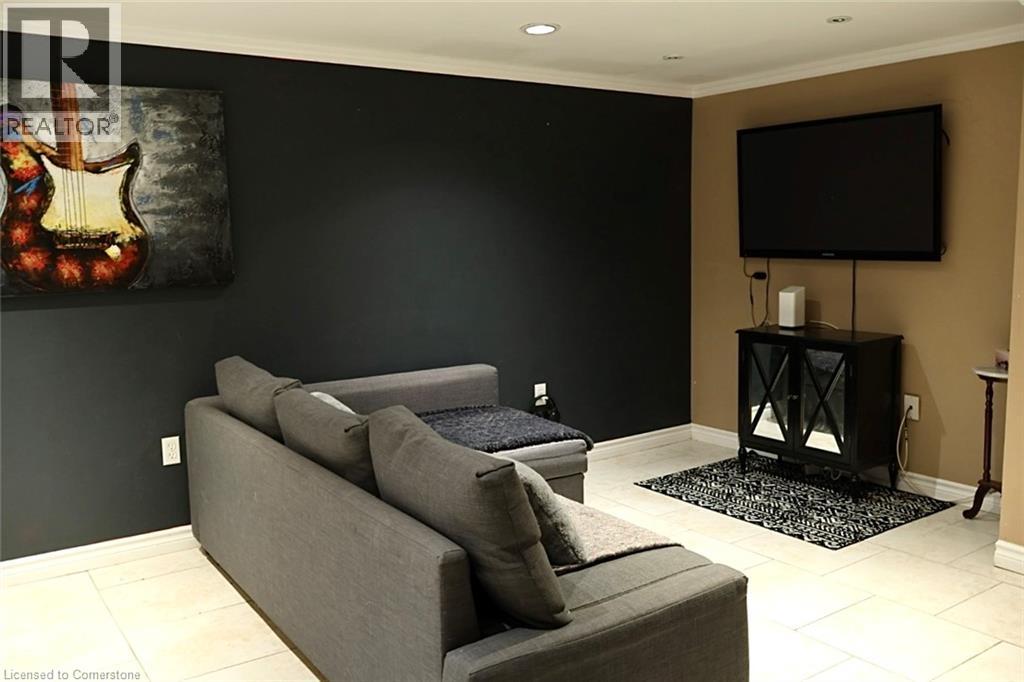 Photo 12 of 9 Duncairn Court, Hamilton ON