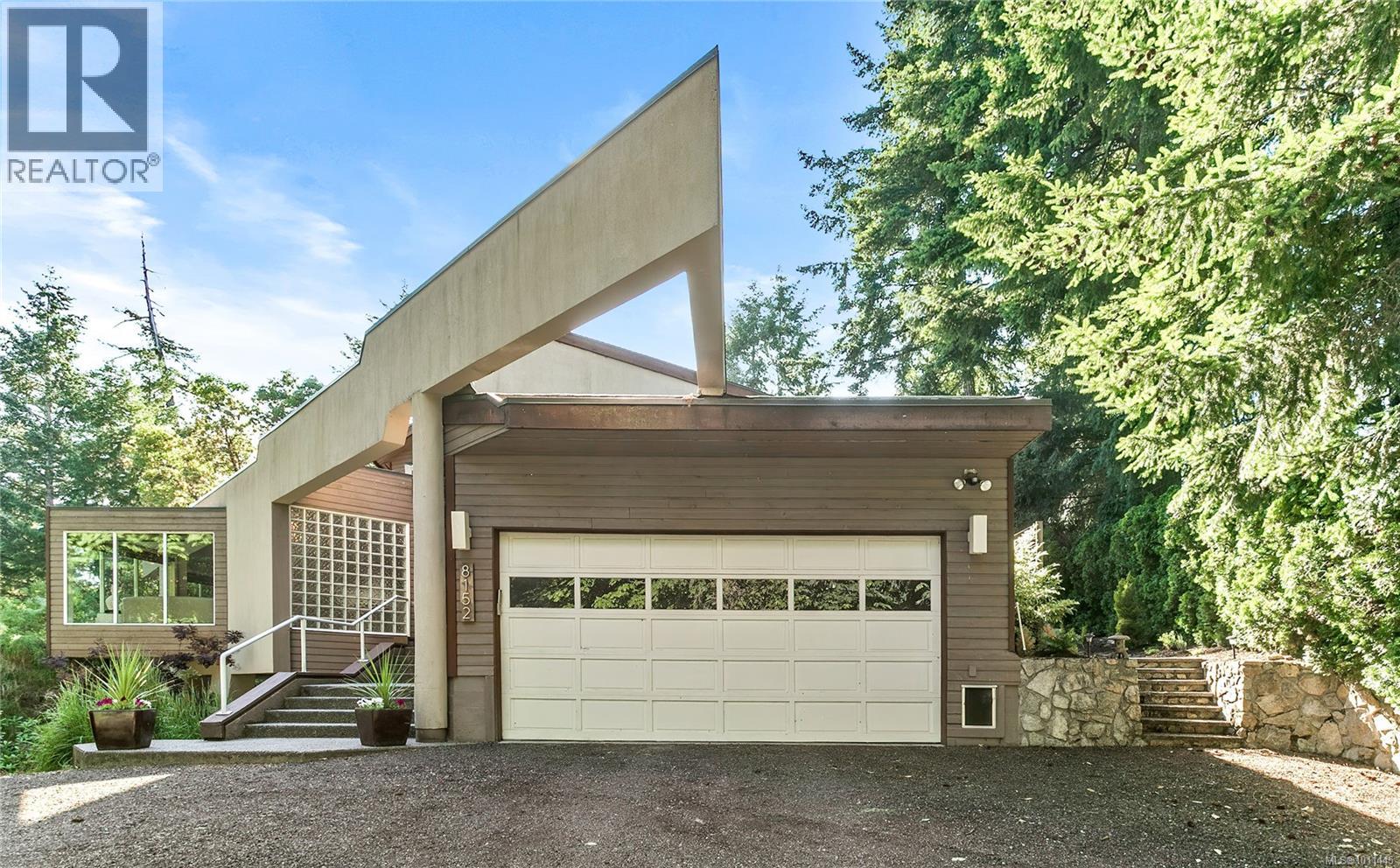 Photo 24 of 8152 Woodwyn Terr, Central Saanich BC