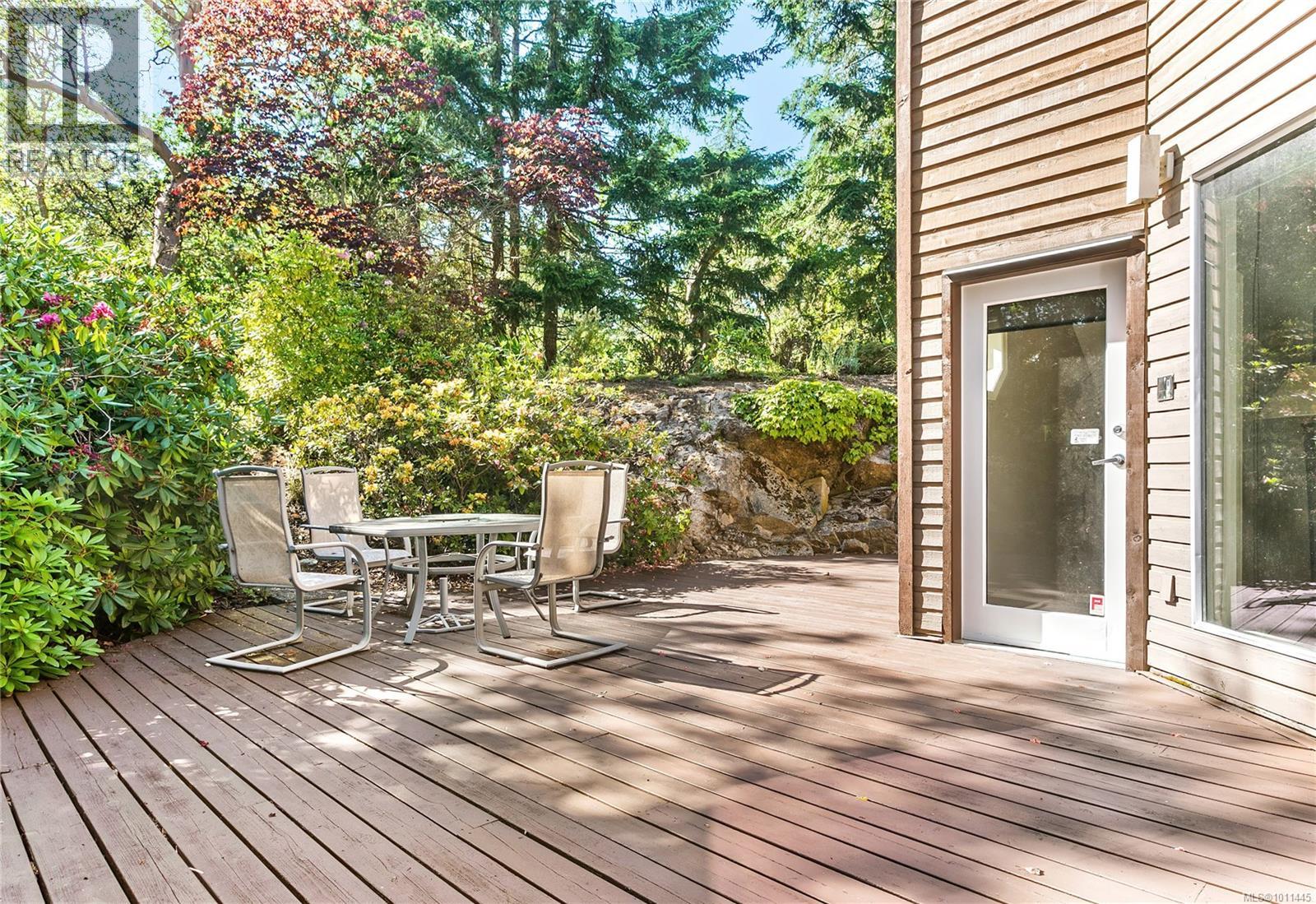 Photo 41 of 8152 Woodwyn Terr, Central Saanich BC