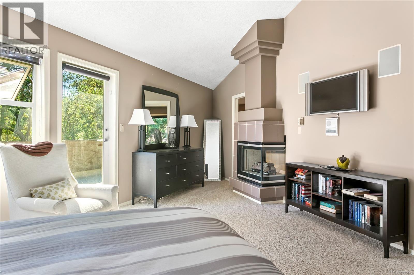 Photo 28 of 8152 Woodwyn Terr, Central Saanich BC