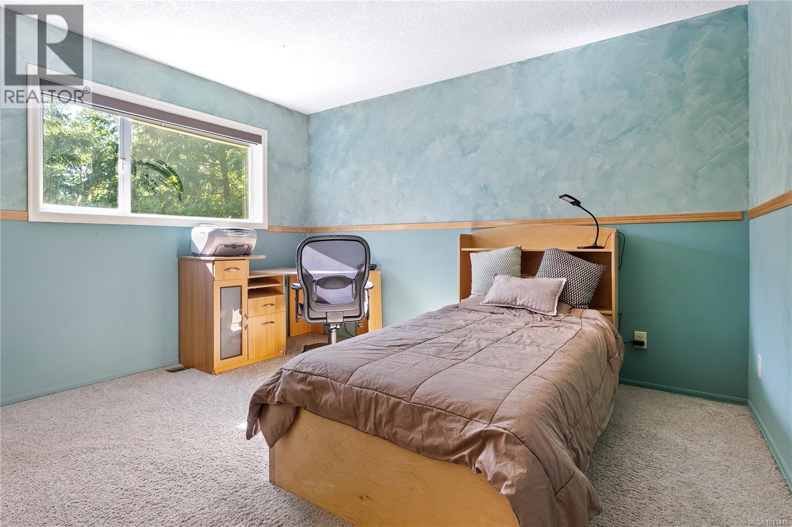 Photo 14 of 8152 Woodwyn Terr, Central Saanich BC