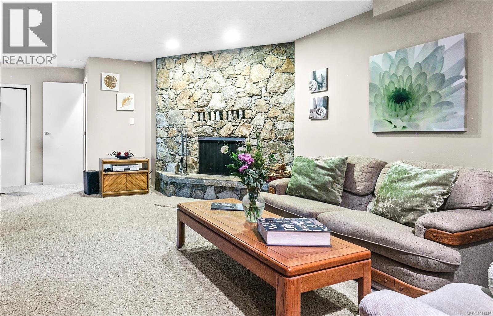 Photo 22 of 8152 Woodwyn Terr, Central Saanich BC