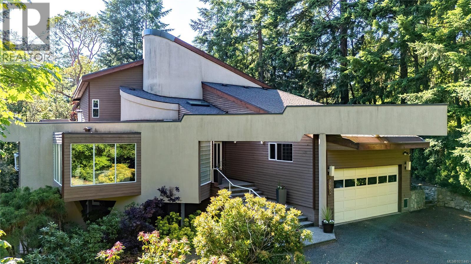 Photo 6 of 8152 Woodwyn Terr, Central Saanich BC