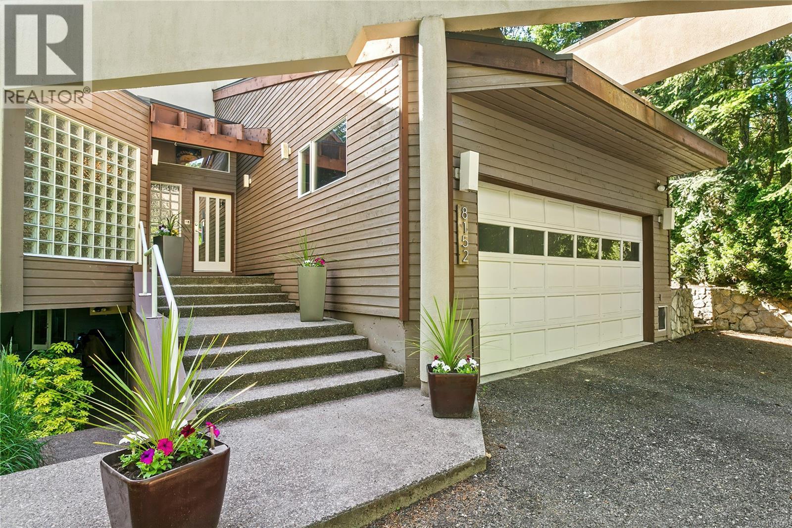 Photo 36 of 8152 Woodwyn Terr, Central Saanich BC