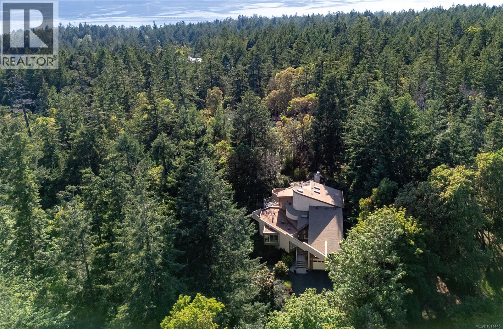 Photo 30 of 8152 Woodwyn Terr, Central Saanich BC