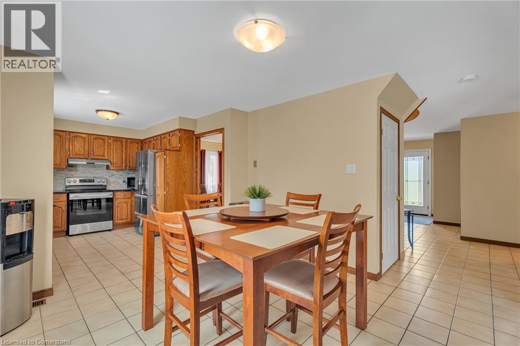 Photo 29 of 2 Vinehill Drive, Hamilton ON