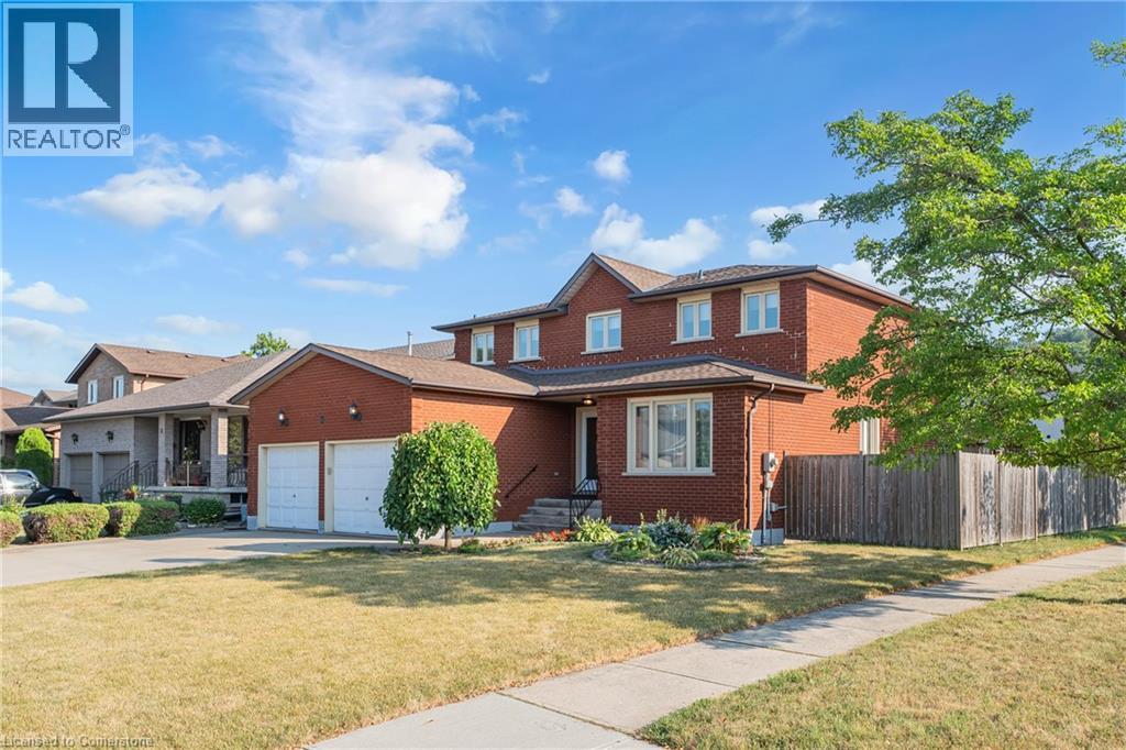 Photo 7 of 2 Vinehill Drive, Hamilton ON