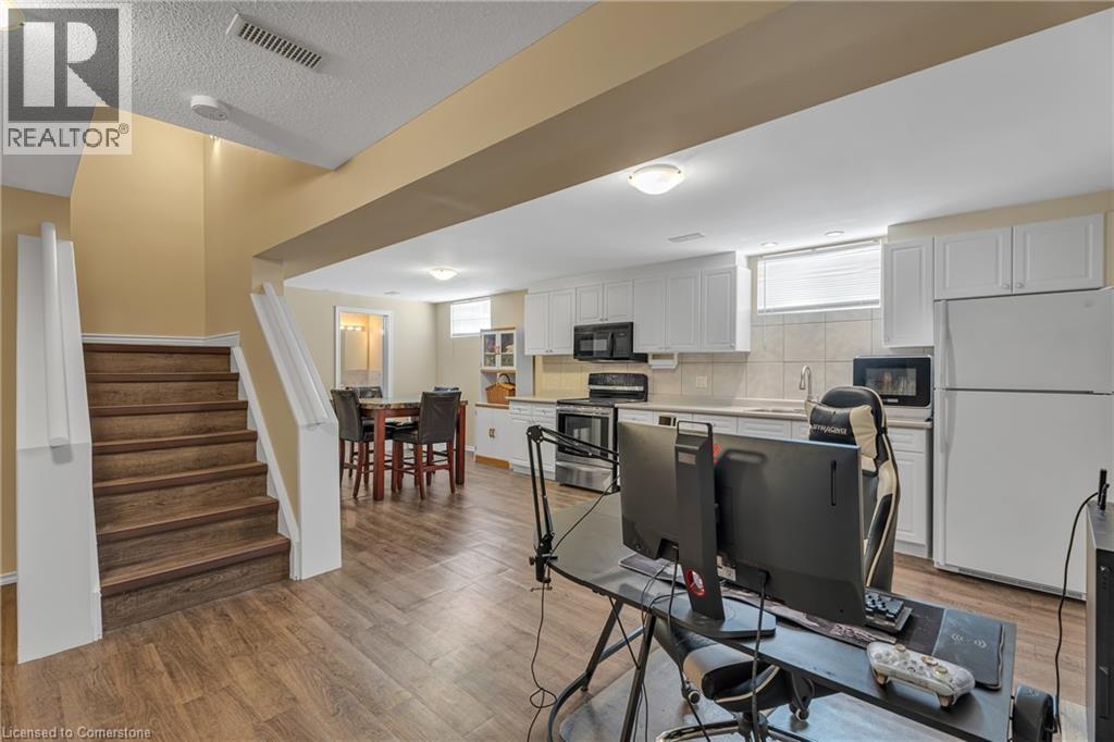 Photo 48 of 2 Vinehill Drive, Hamilton ON