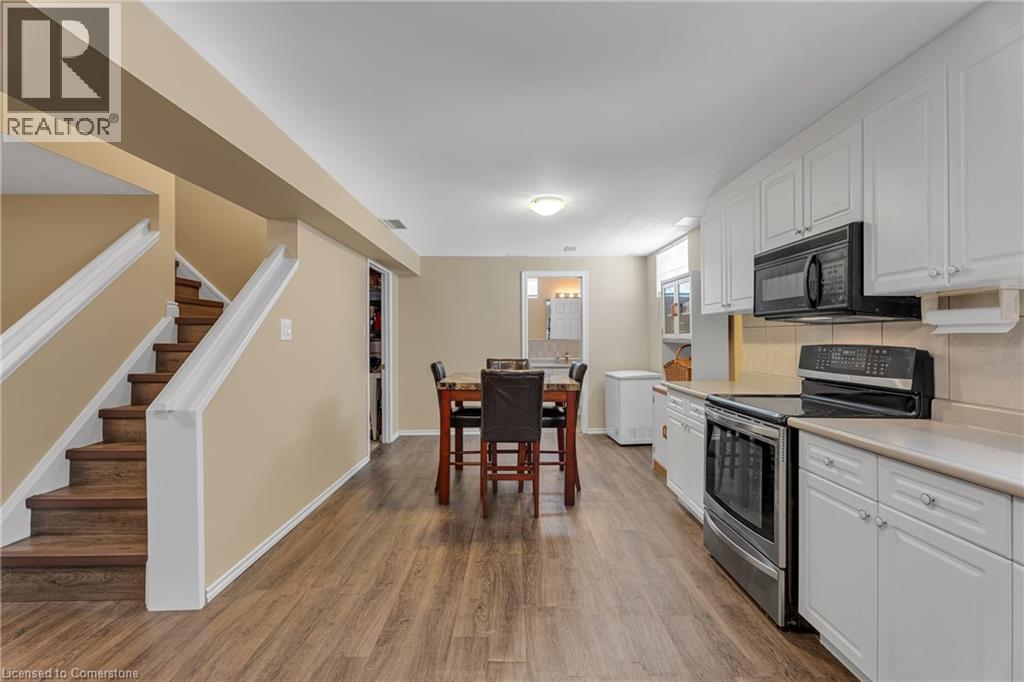 Photo 13 of 2 Vinehill Drive, Hamilton ON
