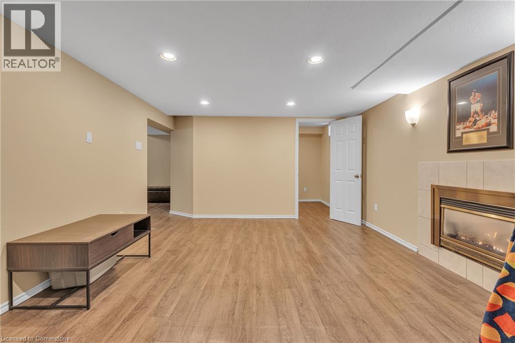 Photo 39 of 2 Vinehill Drive, Hamilton ON