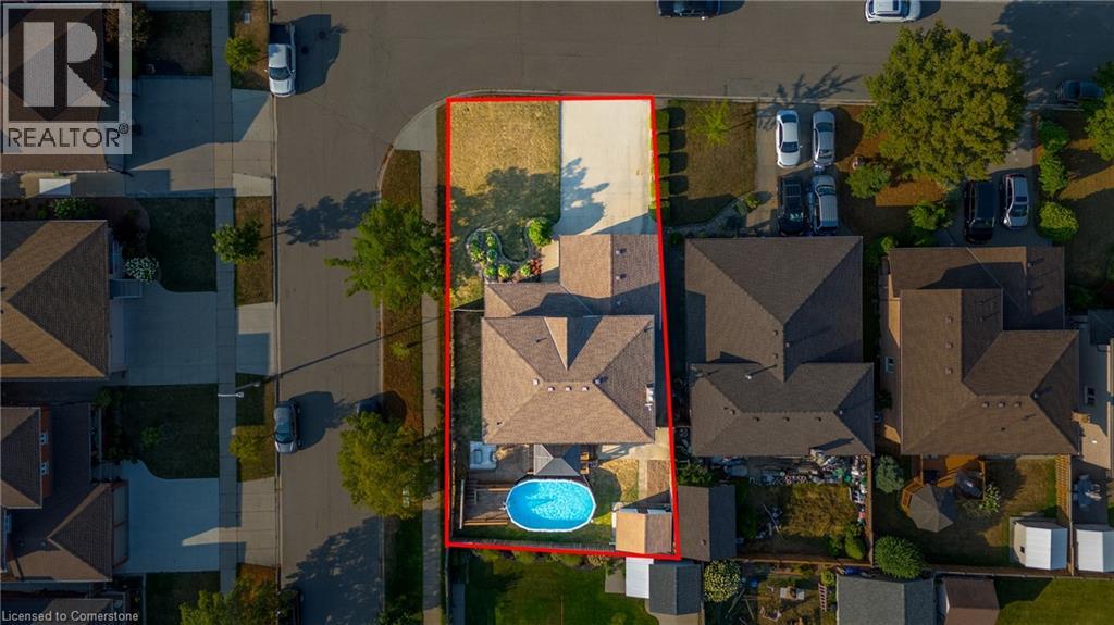 Photo 20 of 2 Vinehill Drive, Hamilton ON