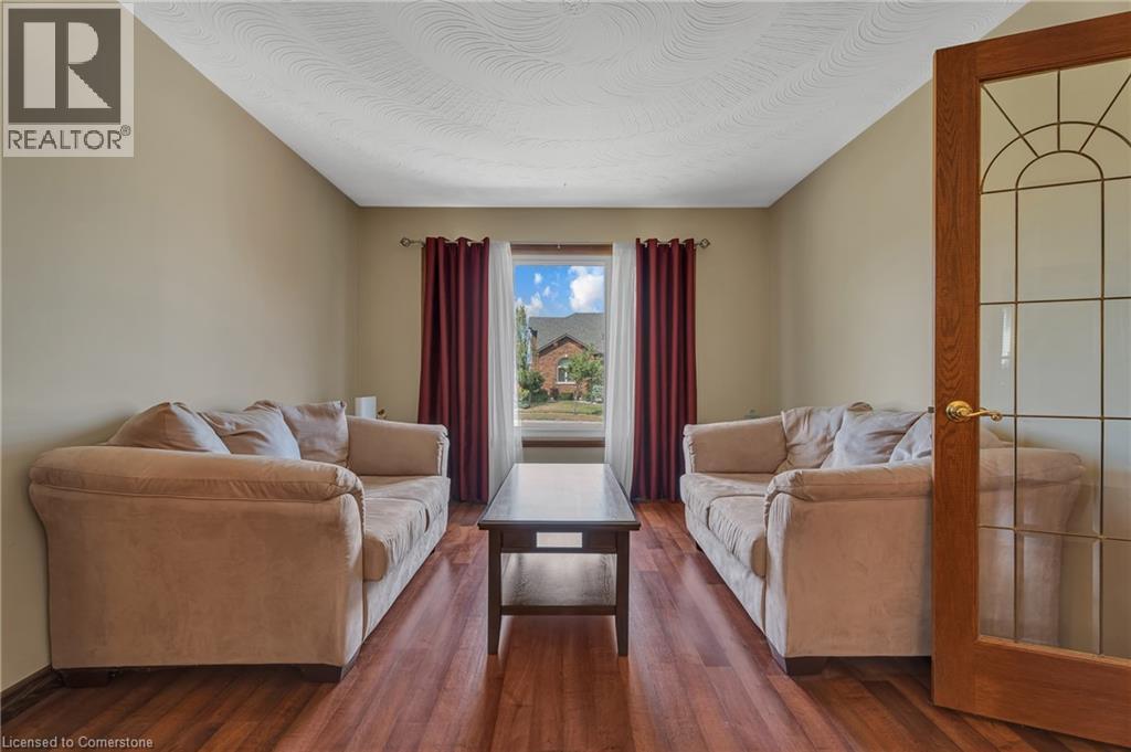 Photo 8 of 2 Vinehill Drive, Hamilton ON