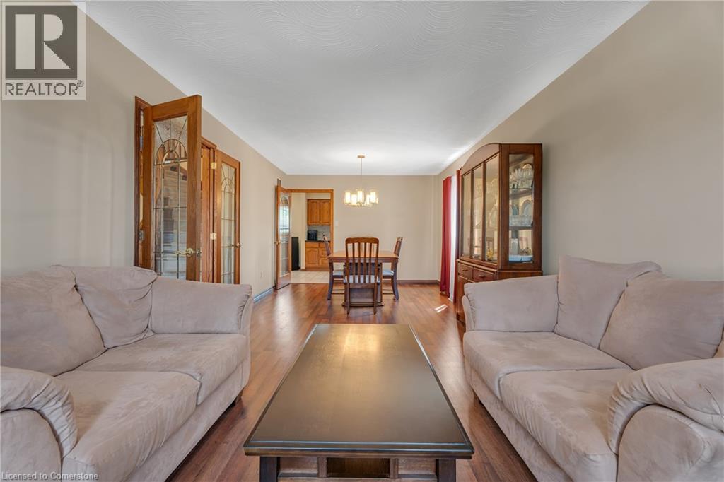 Photo 36 of 2 Vinehill Drive, Hamilton ON