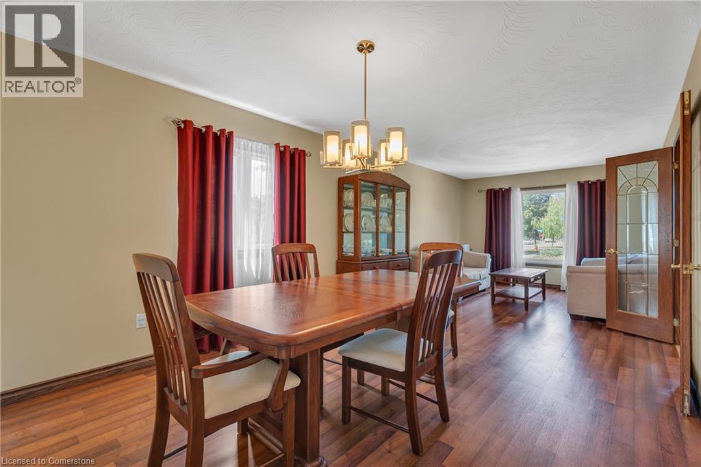 Photo 12 of 2 Vinehill Drive, Hamilton ON