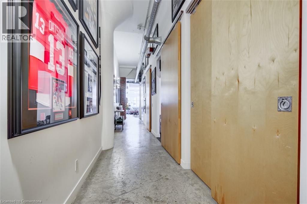 Photo 5 of 155 Dalhousie Street Unit 826, Toronto ON