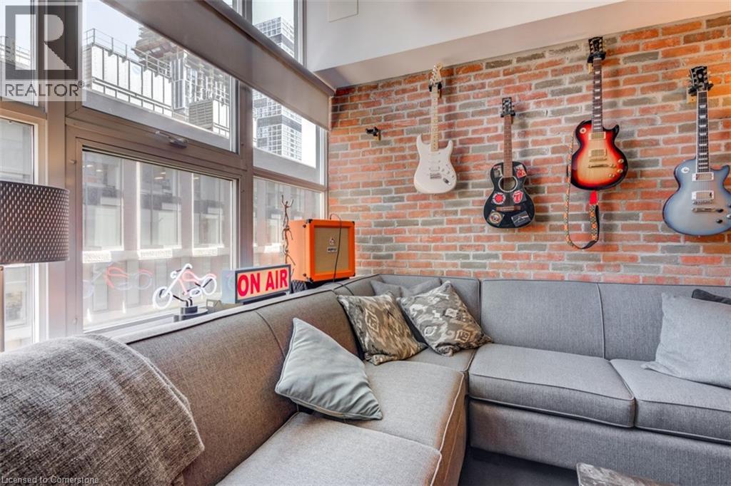 Photo 3 of 155 Dalhousie Street Unit 826, Toronto ON