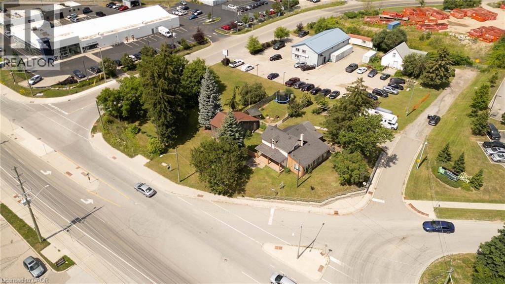 Photo 5 of 28 Manitou Drive, Kitchener ON
