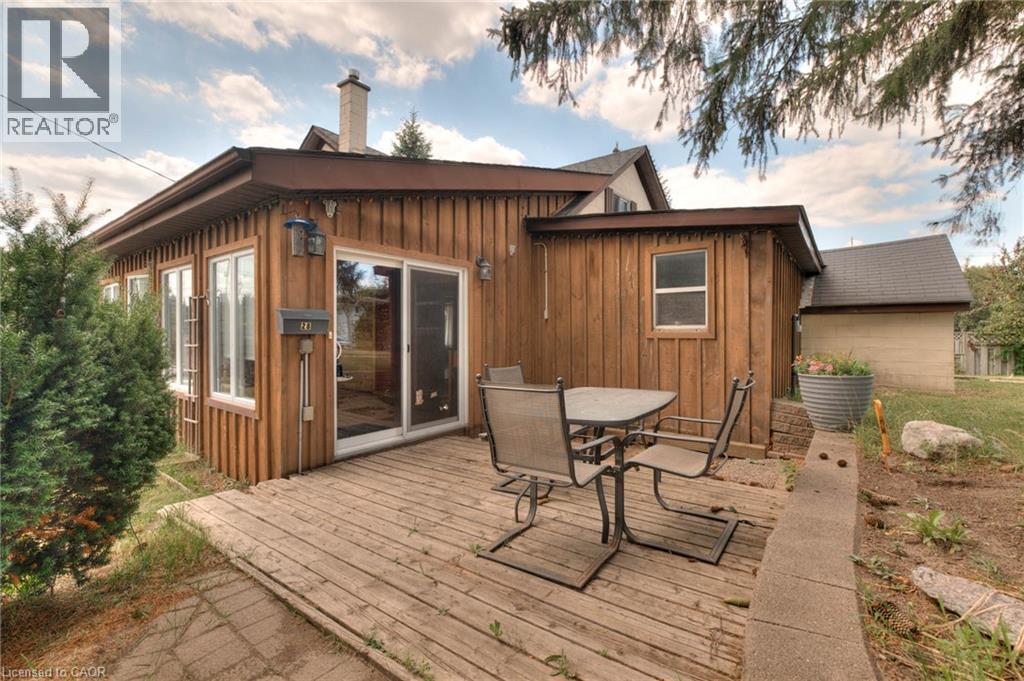 Photo 7 of 28 Manitou Drive, Kitchener ON
