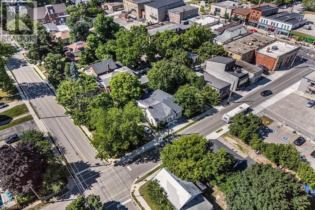 Photo 32 of 146 Westminster Drive S, Cambridge ON
