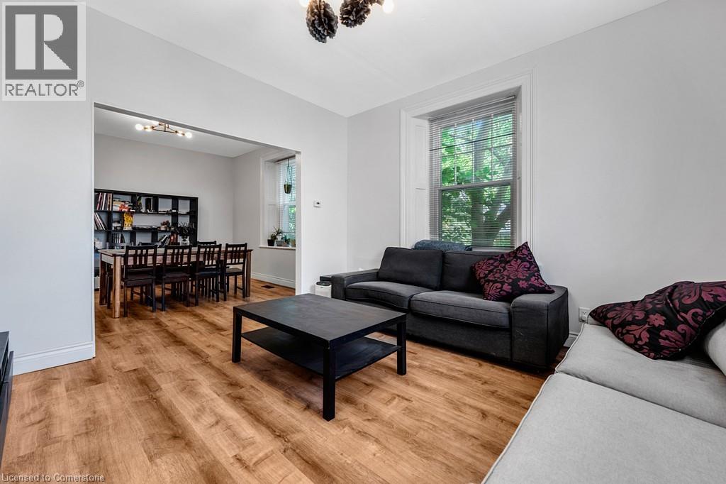 Photo 26 of 146 Westminster Drive S, Cambridge ON