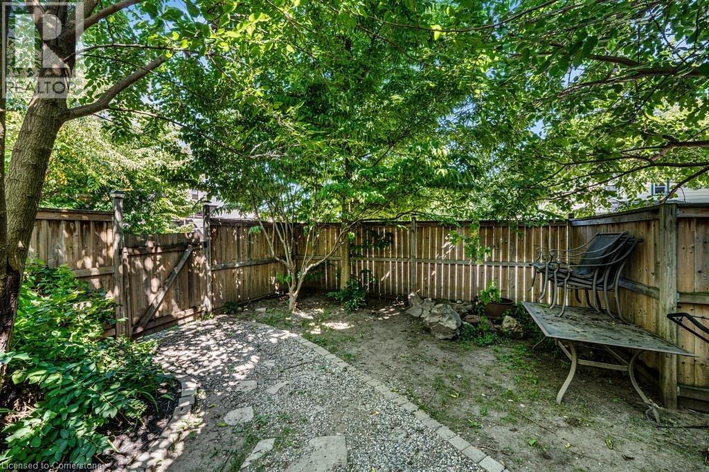 Photo 31 of 146 Westminster Drive S, Cambridge ON