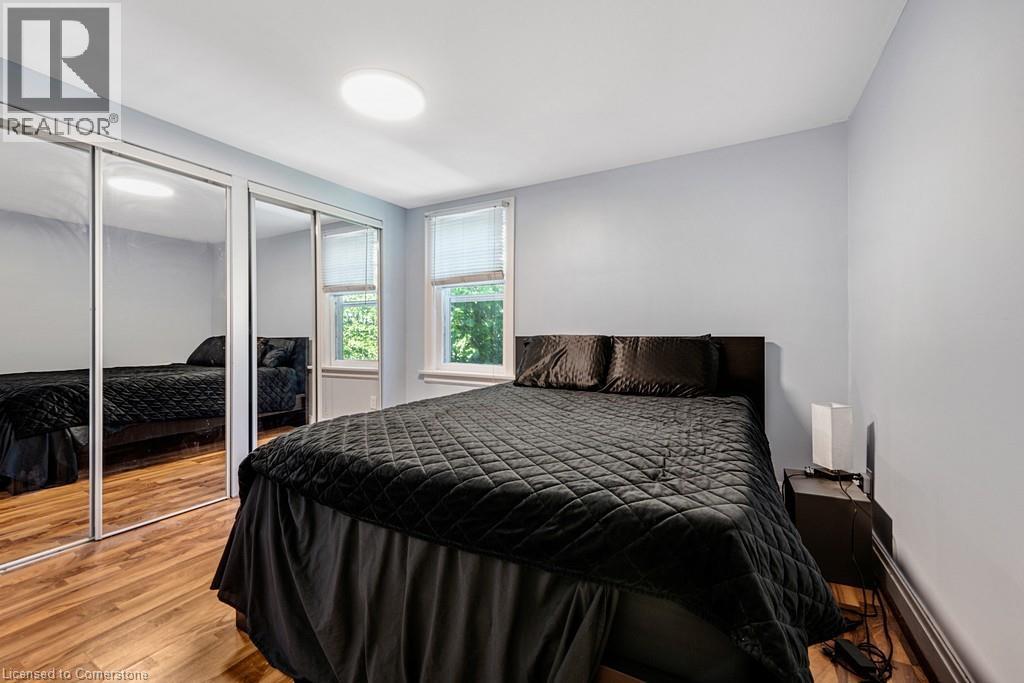 Photo 15 of 146 Westminster Drive S, Cambridge ON