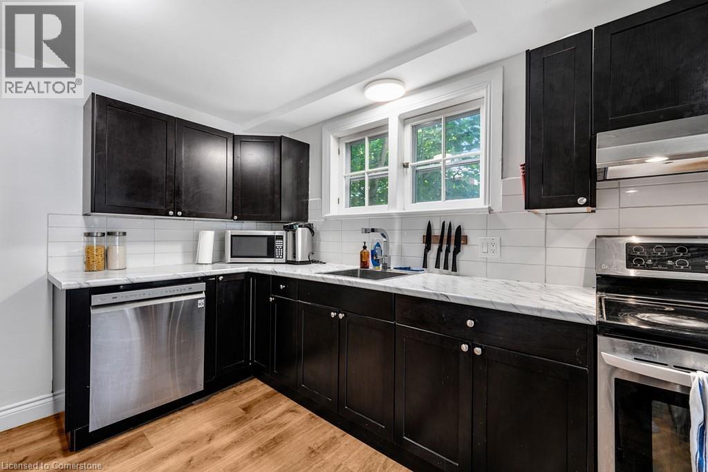 Photo 2 of 146 Westminster Drive S, Cambridge ON