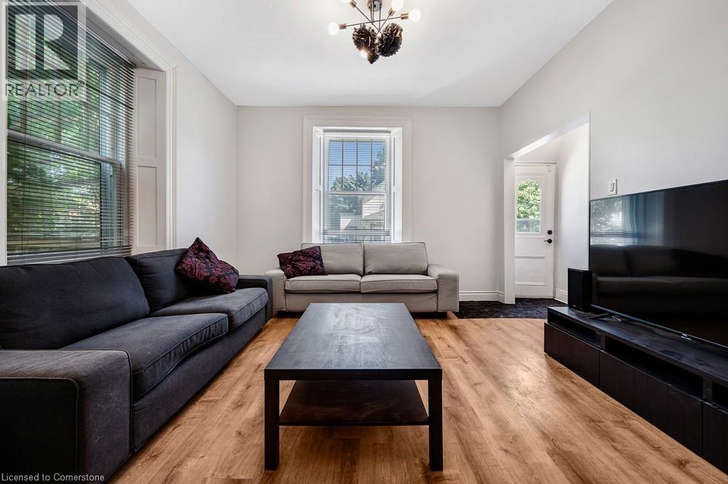 Photo 29 of 146 Westminster Drive S, Cambridge ON