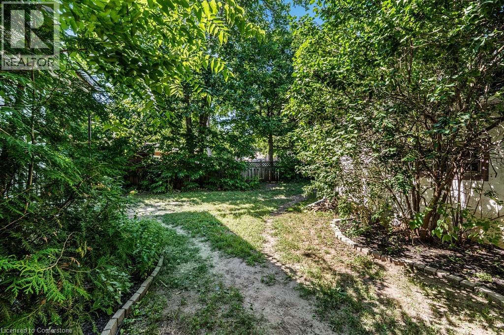 Photo 27 of 146 Westminster Drive S, Cambridge ON