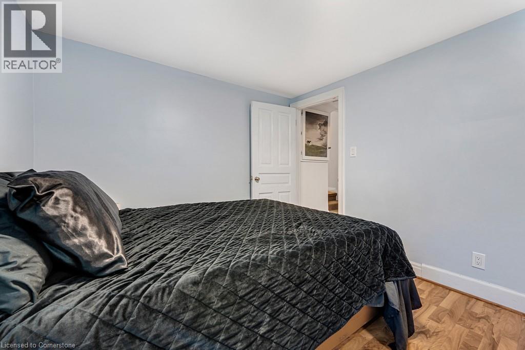 Photo 5 of 146 Westminster Drive S, Cambridge ON