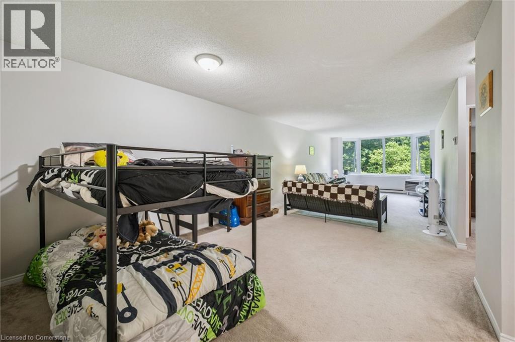 Photo 4 of 35 Green Valley Drive Unit 402, Kitchener ON
