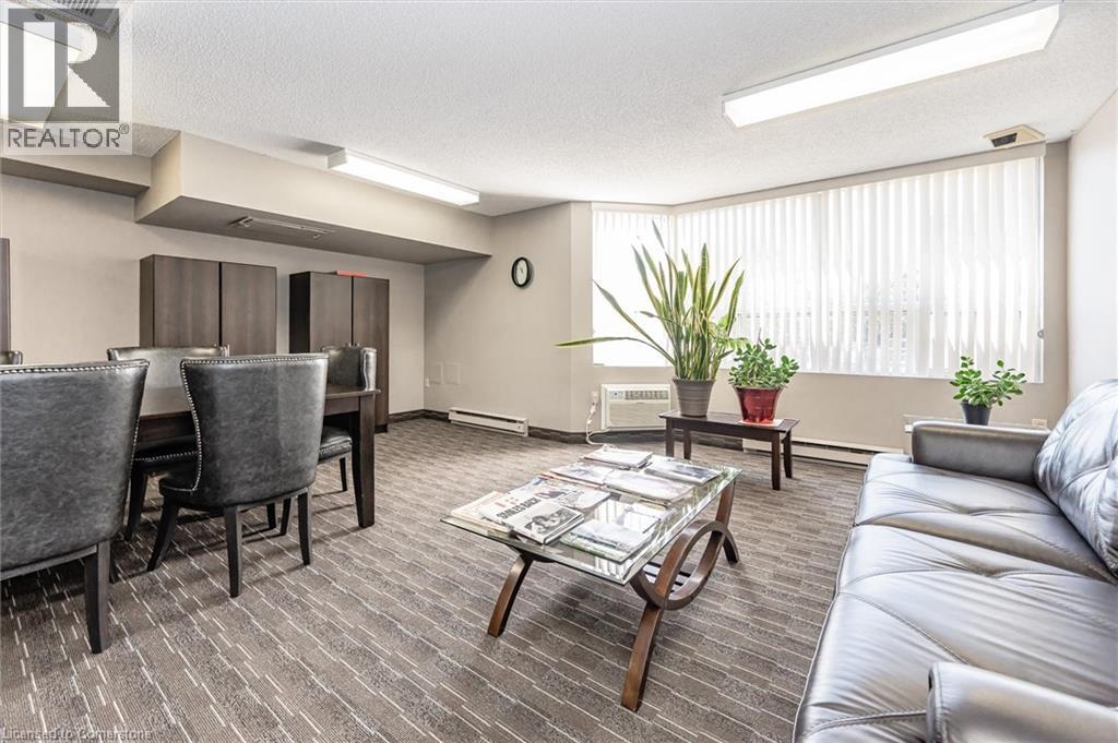 Photo 3 of 35 Green Valley Drive Unit 402, Kitchener ON