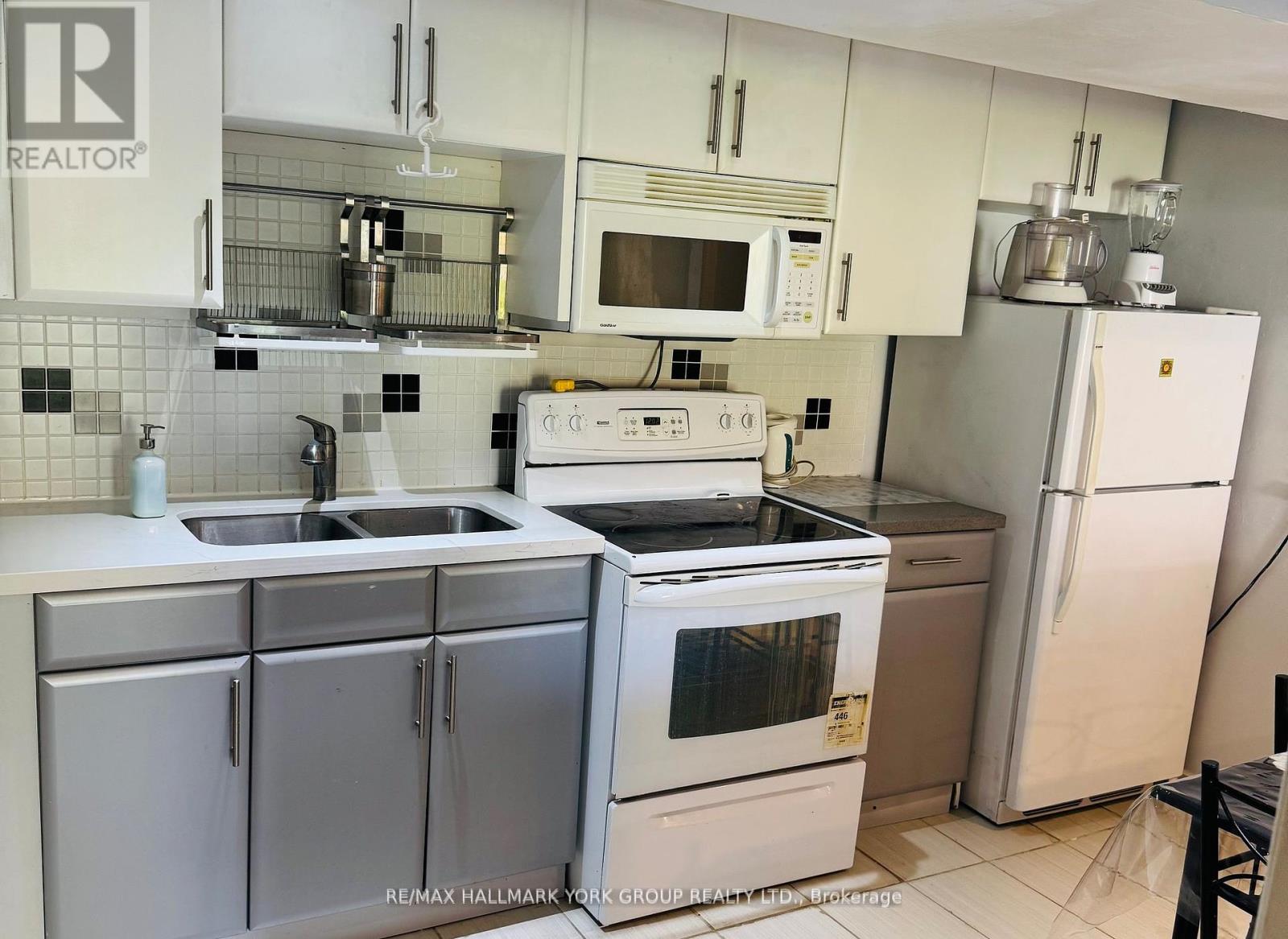 Photo 8 of Lower 9 Micmac Crescent, Toronto ON